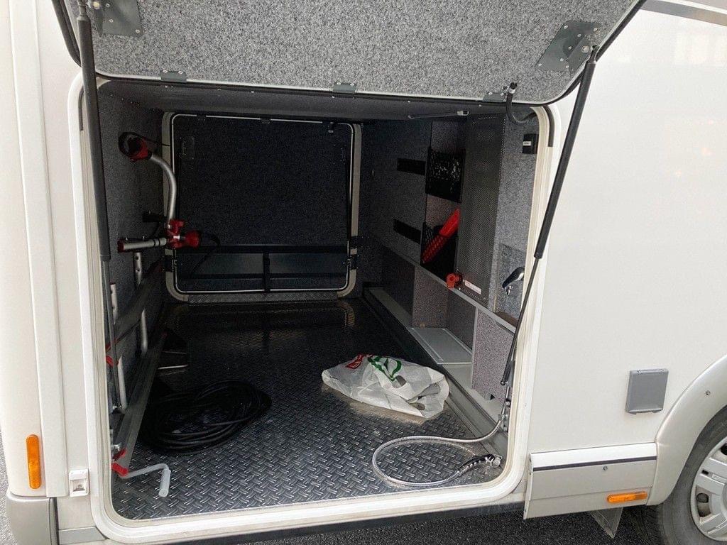 Camping-car Intégré Carthago Chic E-line en 51 QB – Image 34