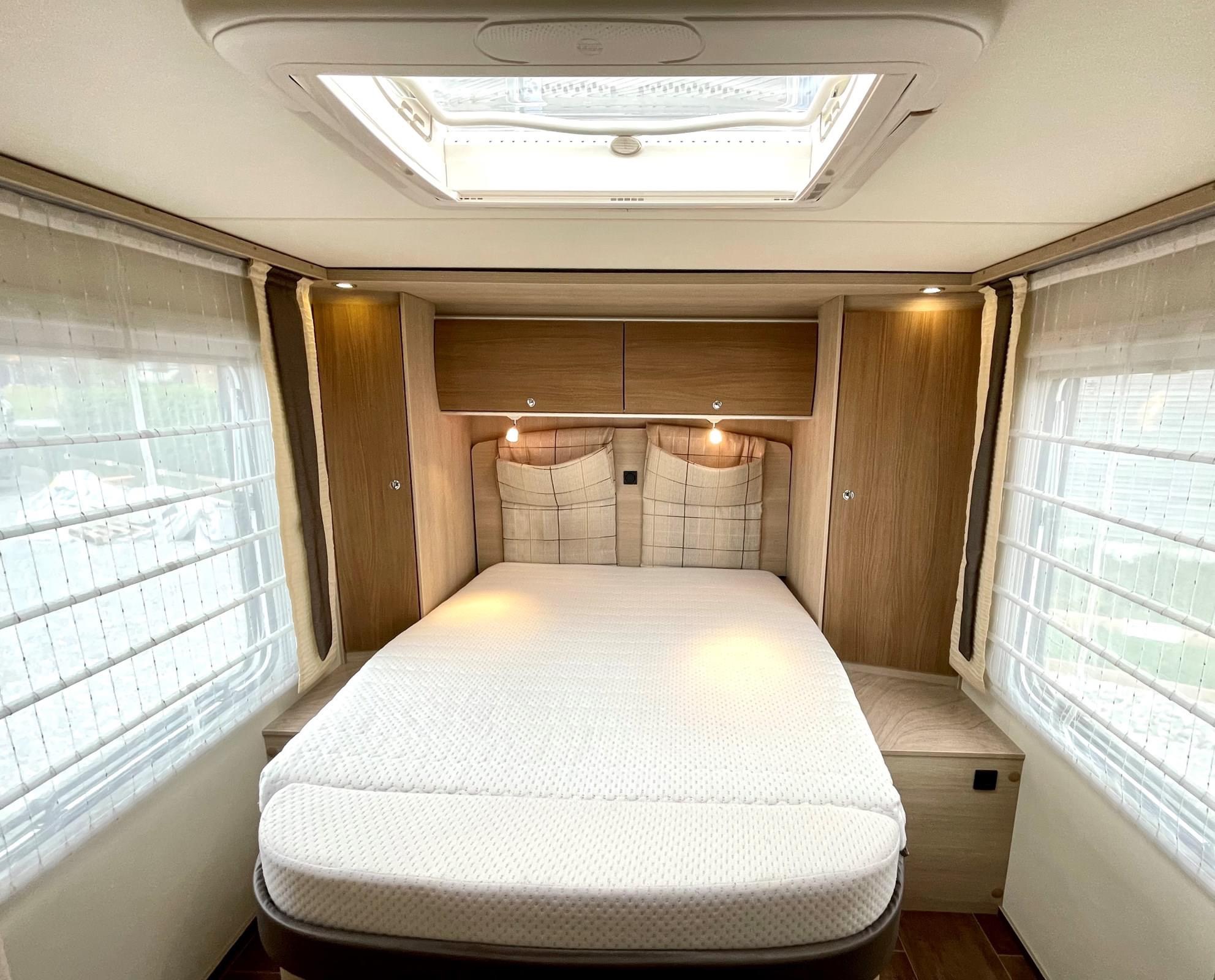 Camping-car FIAT Ducato 2.3JTD 130PS BÜRSTNER 55 ans ***LIT ÉLÉVATEUR*** (semi-intégré) – Image 3