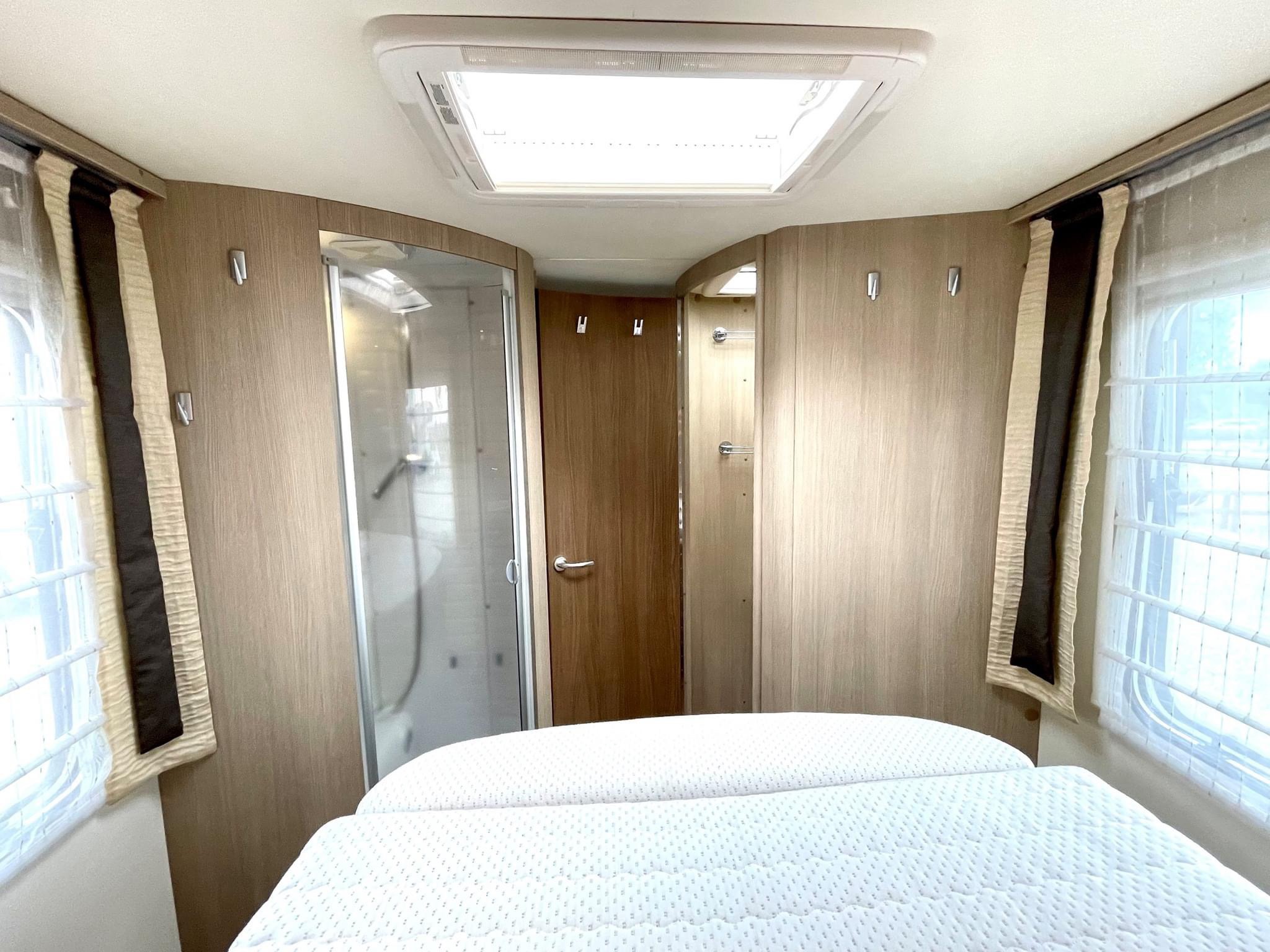 Camping-car FIAT Ducato 2.3JTD 130PS BÜRSTNER 55 ans ***LIT ÉLÉVATEUR*** (semi-intégré) – Image 5