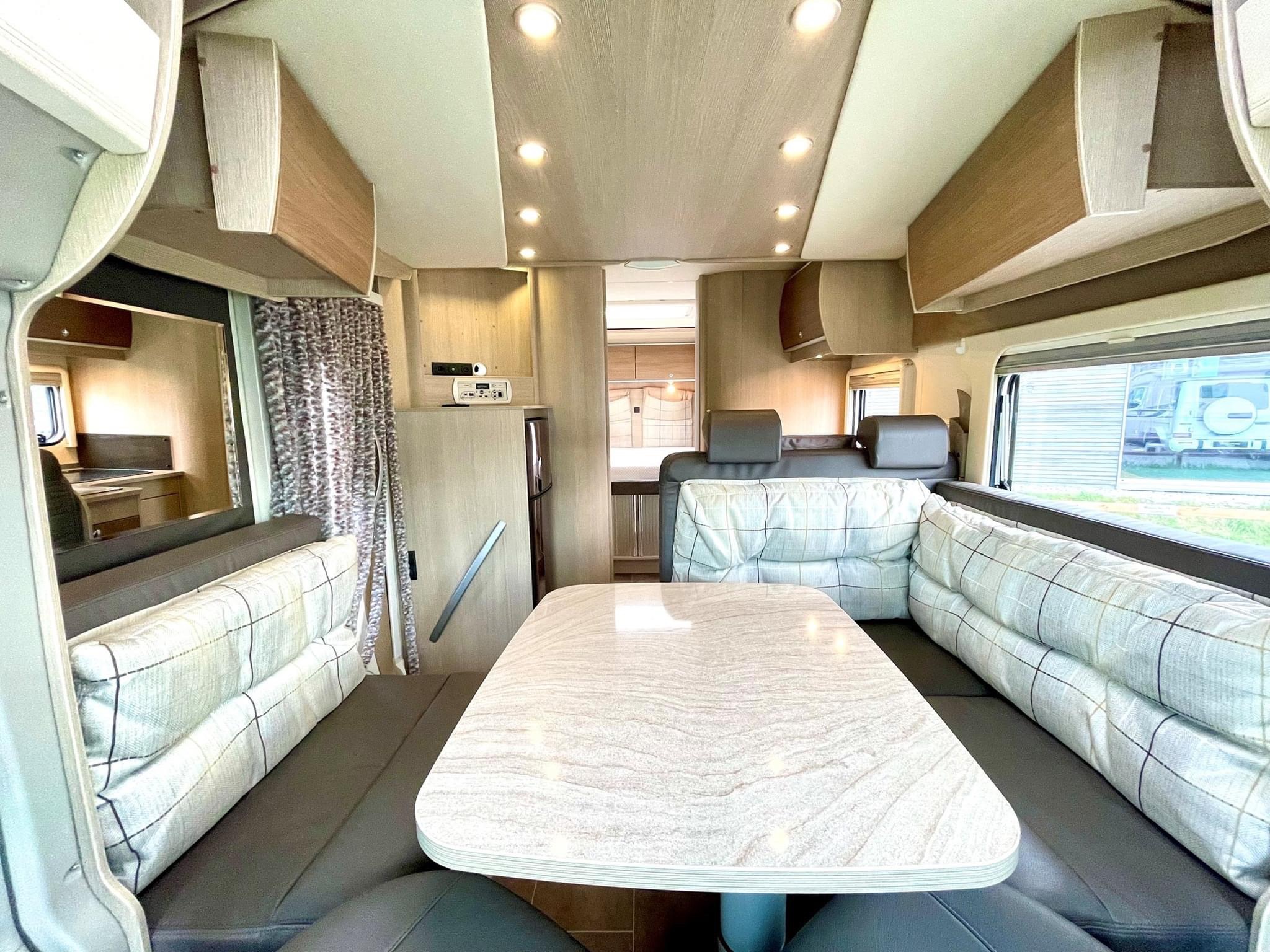 Camping-car FIAT Ducato 2.3JTD 130PS BÜRSTNER 55 ans ***LIT ÉLÉVATEUR*** (semi-intégré) – Image 6