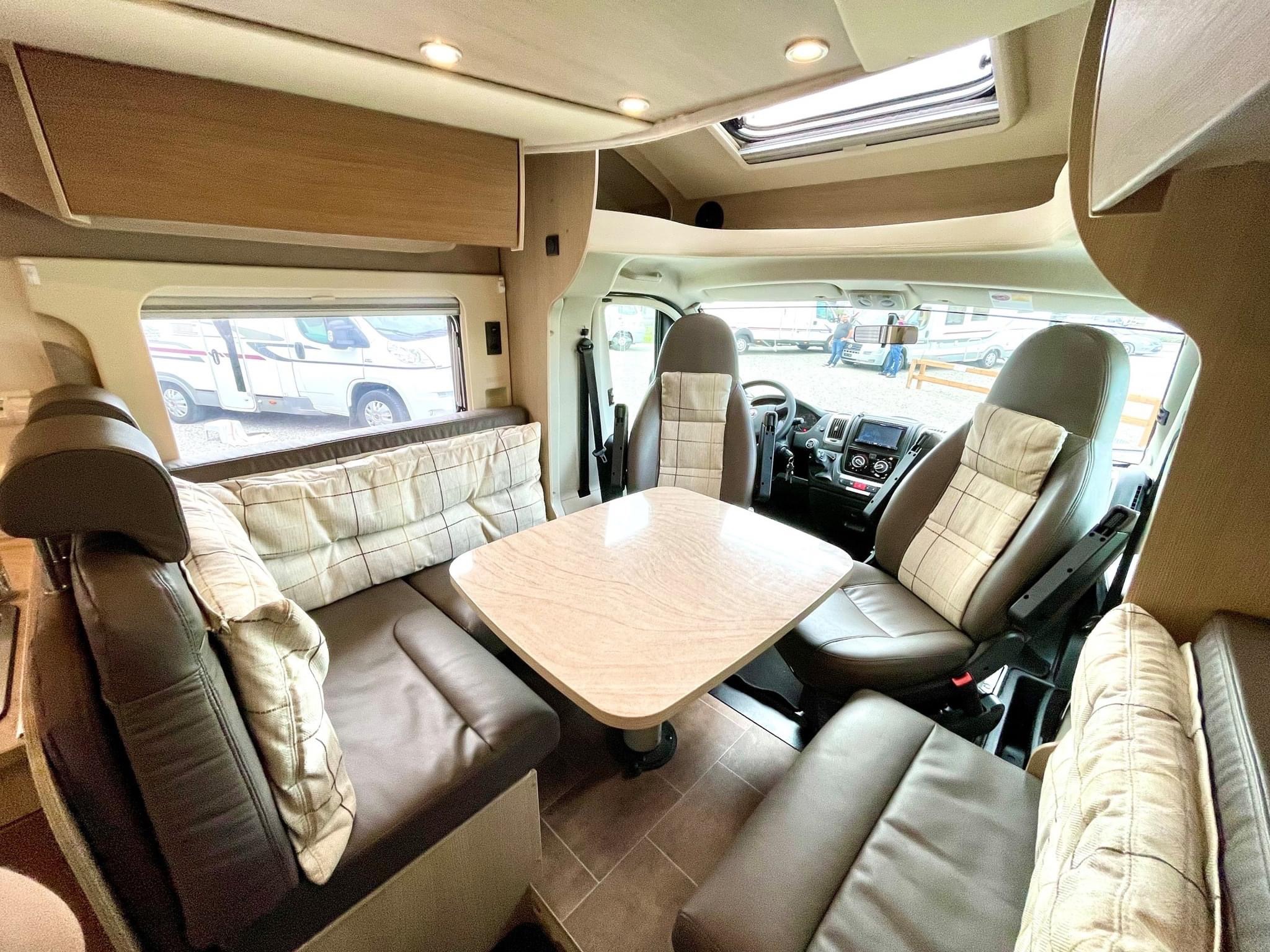 Camping-car FIAT Ducato 2.3JTD 130PS BÜRSTNER 55 ans ***LIT ÉLÉVATEUR*** (semi-intégré) – Image 10