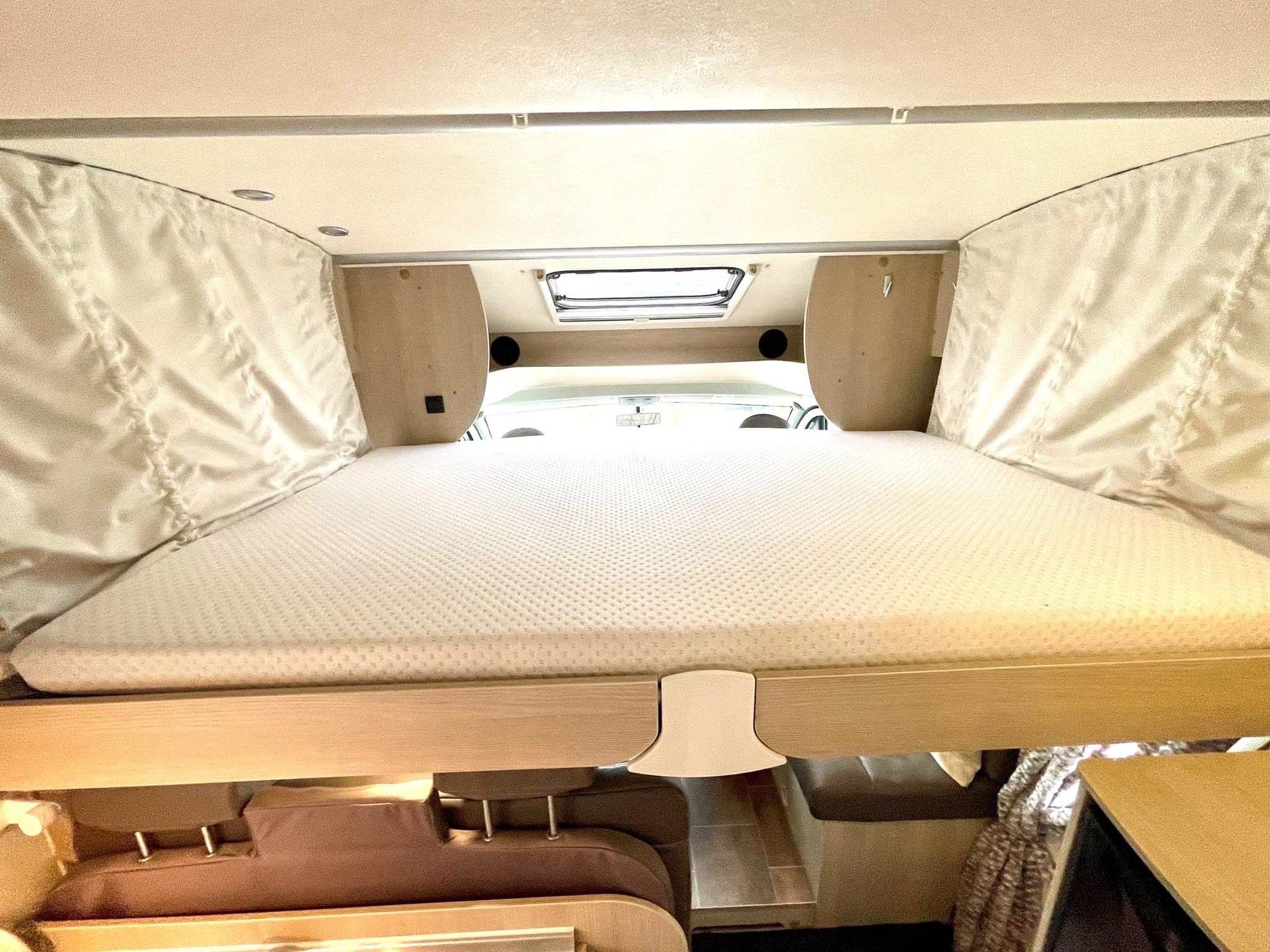 Camping-car FIAT Ducato 2.3JTD 130PS BÜRSTNER 55 ans ***LIT ÉLÉVATEUR*** (semi-intégré) – Image 14