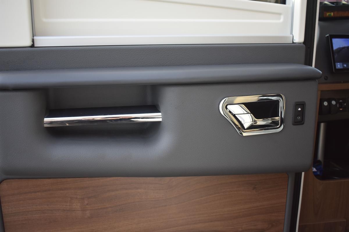 Camping-car FRANKIA L 840 GD 5.5T F-LINE LUXE AUVENT AUTOMATIQUE FOUR DOMETIC – Image 8