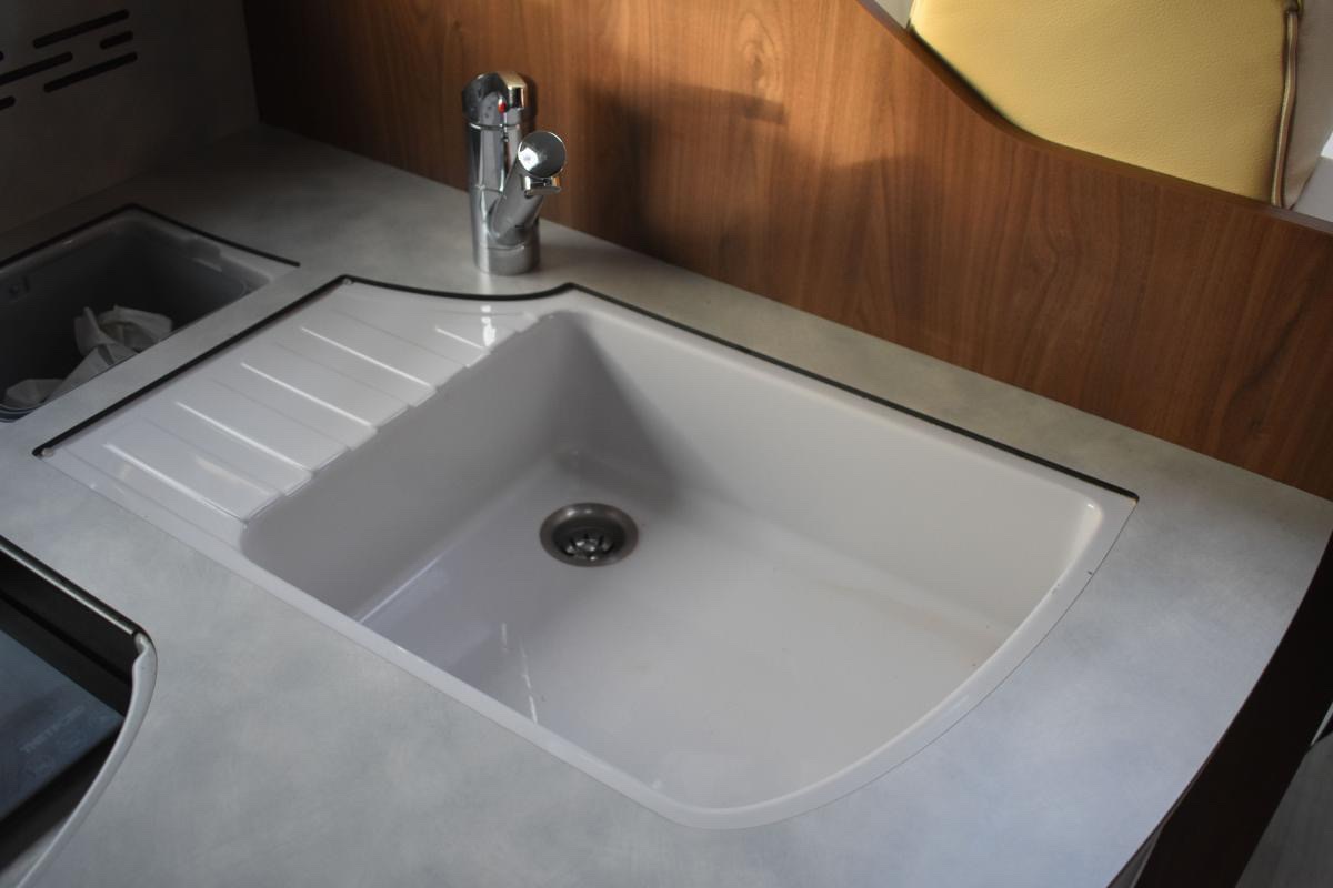 Camping-car FRANKIA L 840 GD 5.5T F-LINE LUXE AUVENT AUTOMATIQUE FOUR DOMETIC – Image 41