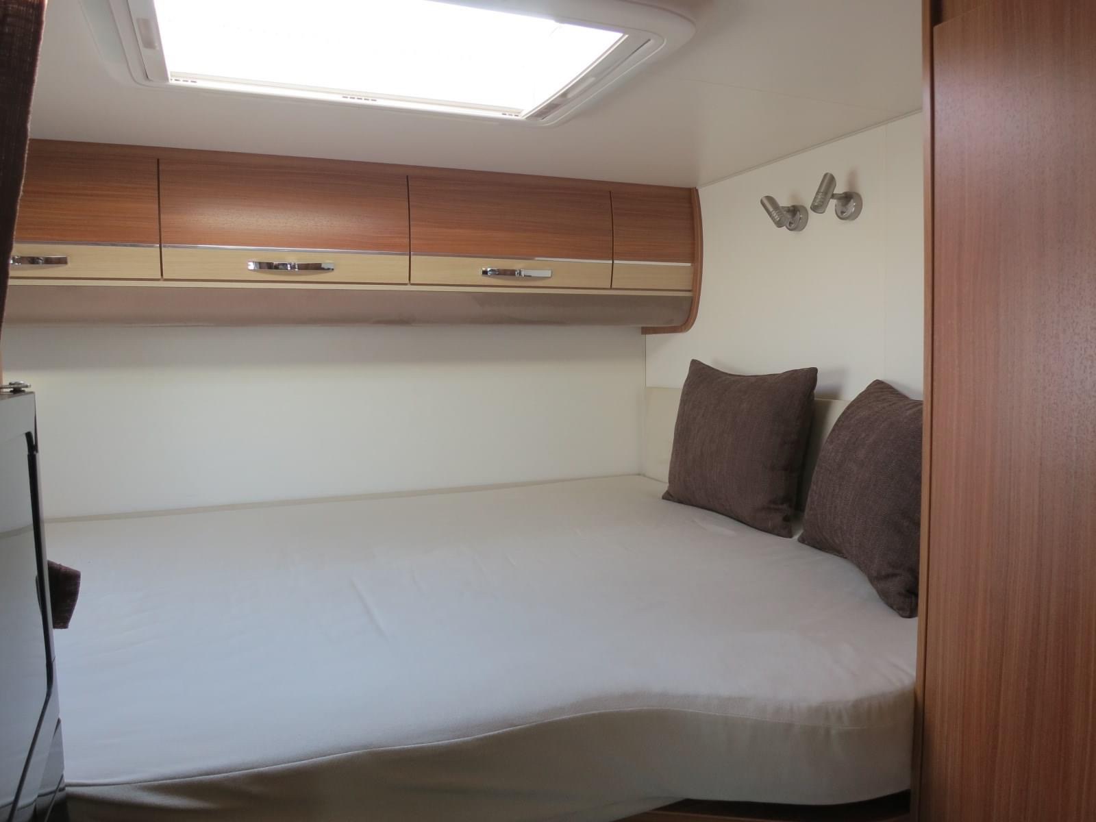 Camping-car ADRIA Compact SPX (semi-intégré) – Image 11