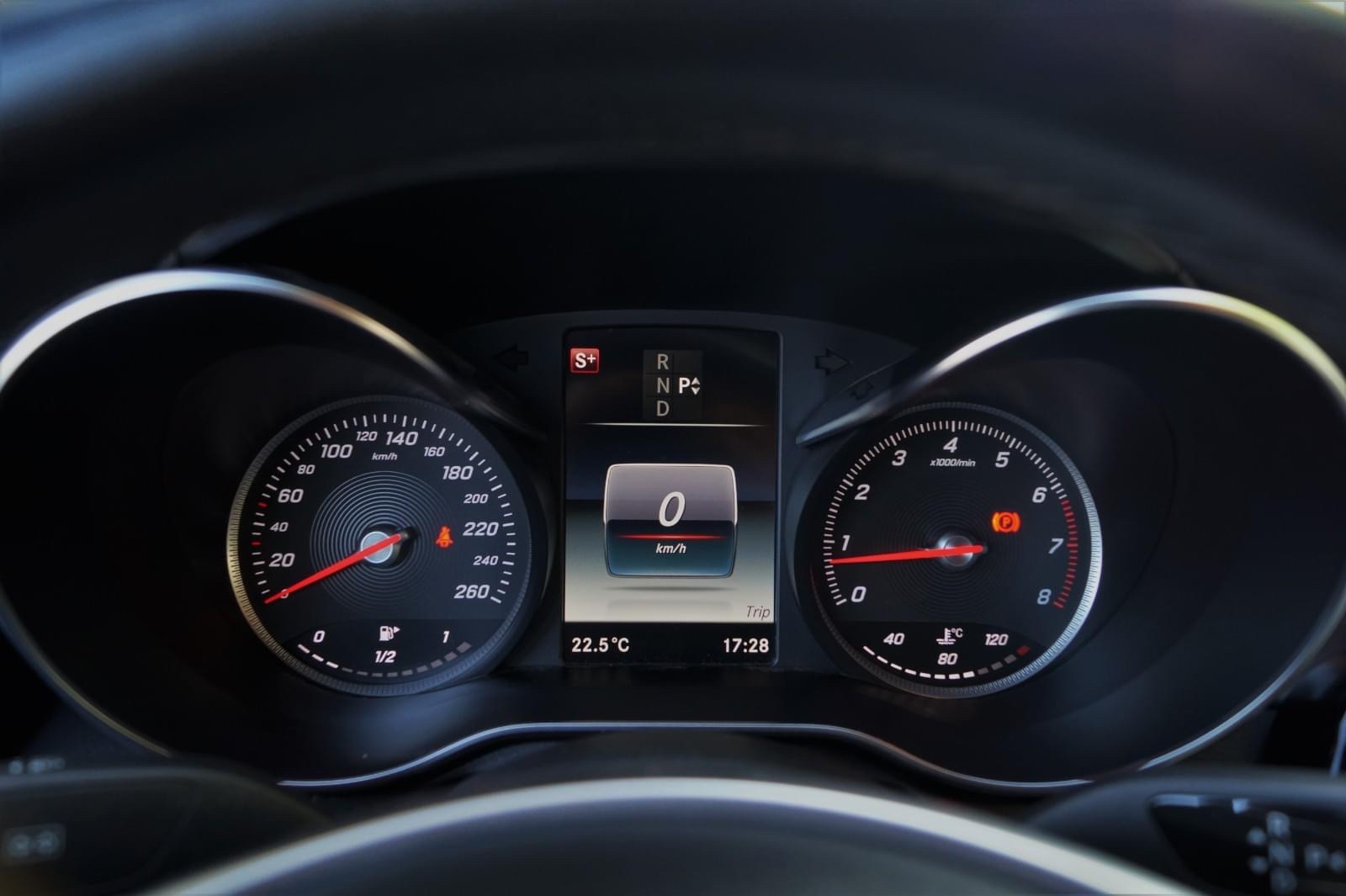 Mercedes-Benz Classe C 180 AMG – Image 16