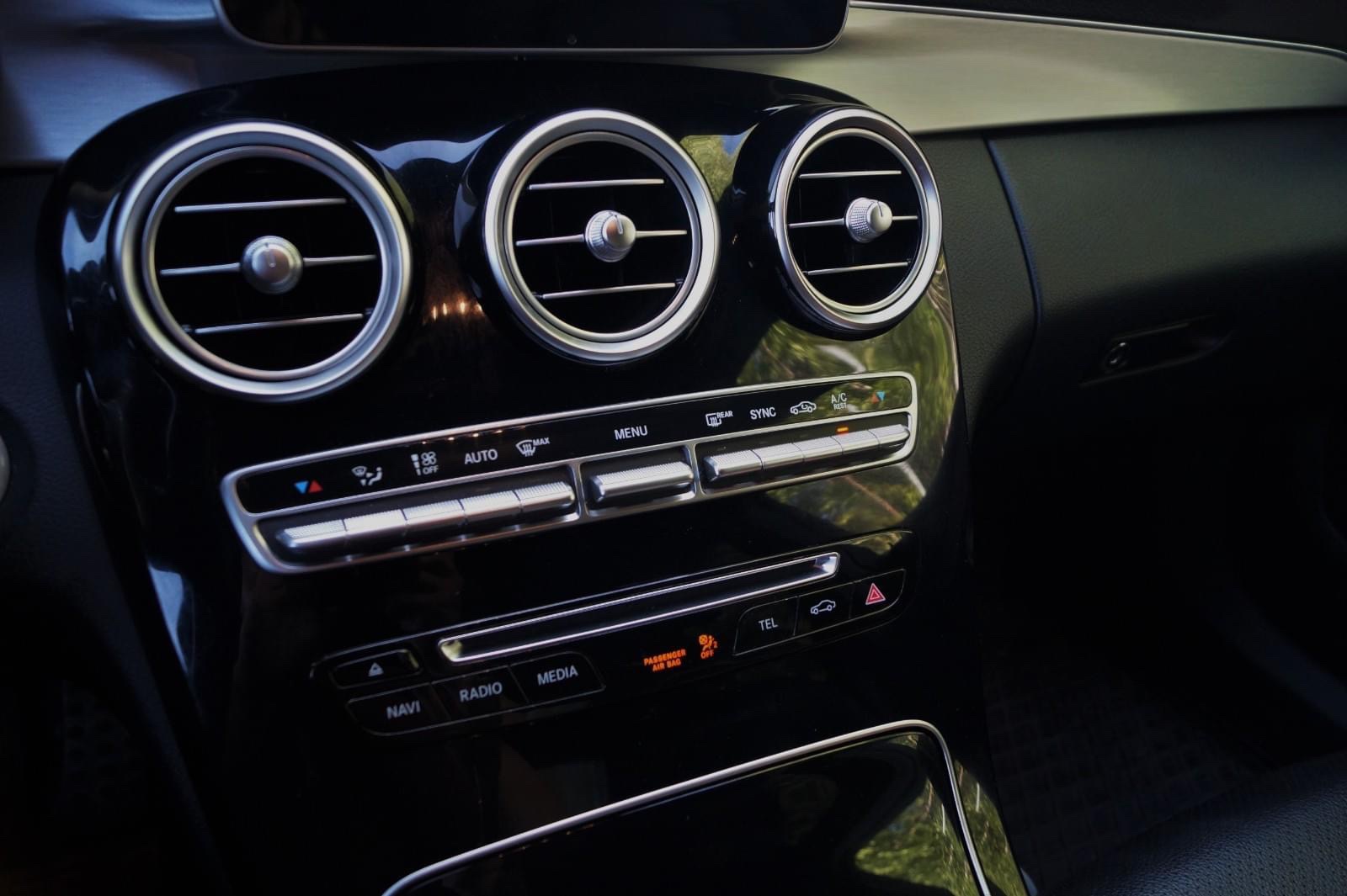 Mercedes-Benz Classe C 180 AMG – Image 23