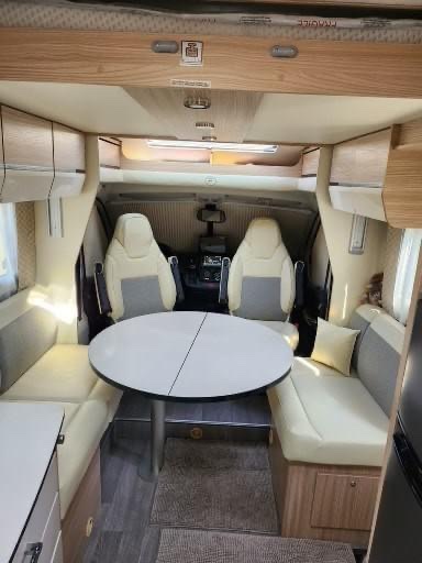 Camping-car FLEURETTE Florium Mayflower 74 LMF (Semi-intégré) – Image 9