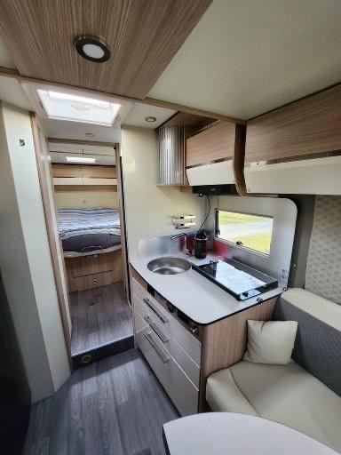 Camping-car FLEURETTE Florium Mayflower 74 LMF (Semi-intégré) – Image 11