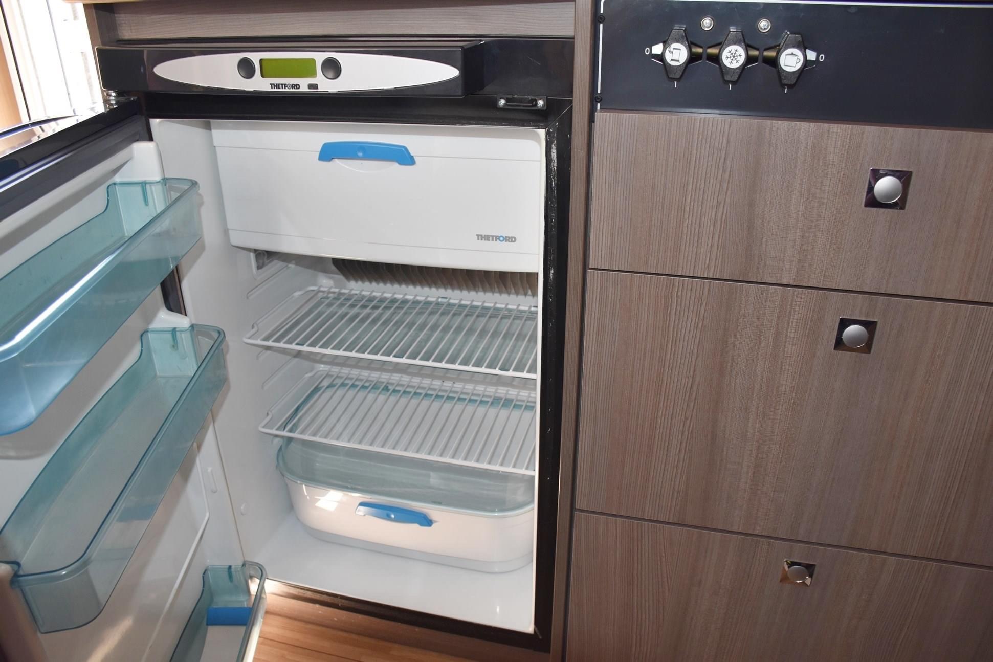 Camping-car DETHLEFFS GLOBE S 2,3 DIESEL FIAT DUCATO MULTIJET 150 (Semi-intégré) – Image 22