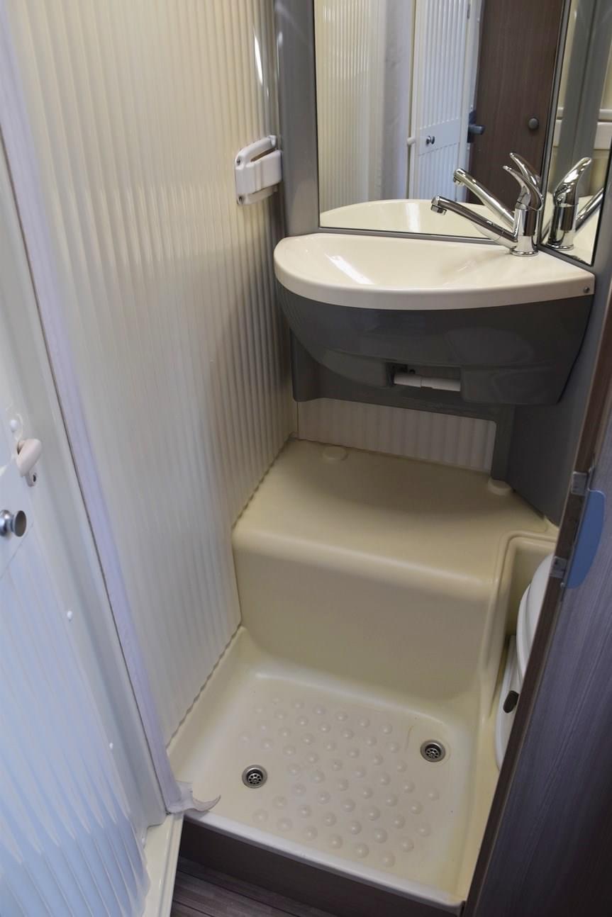 Camping-car DETHLEFFS GLOBE S 2,3 DIESEL FIAT DUCATO MULTIJET 150 (Semi-intégré) – Image 29