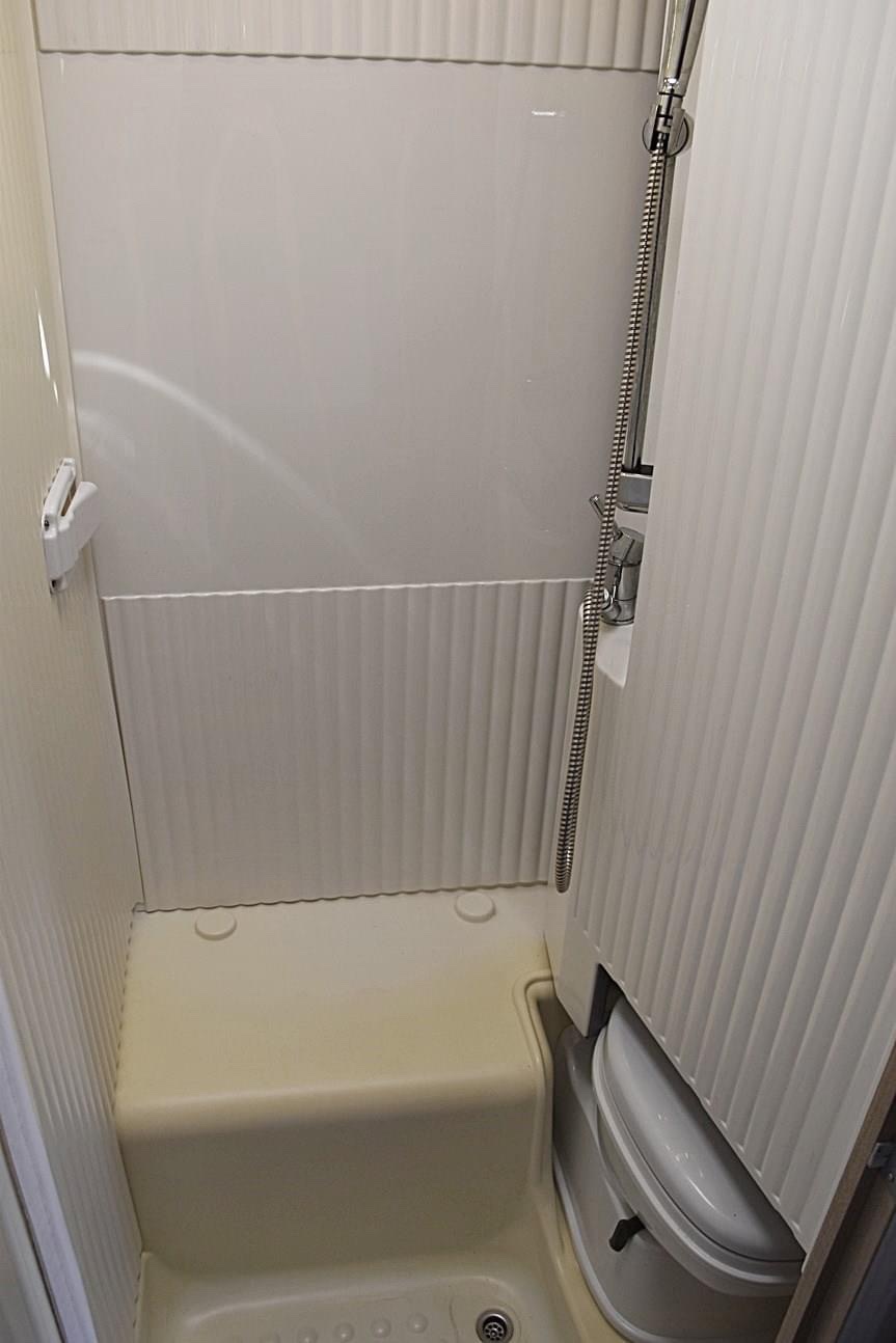 Camping-car DETHLEFFS GLOBE S 2,3 DIESEL FIAT DUCATO MULTIJET 150 (Semi-intégré) – Image 30