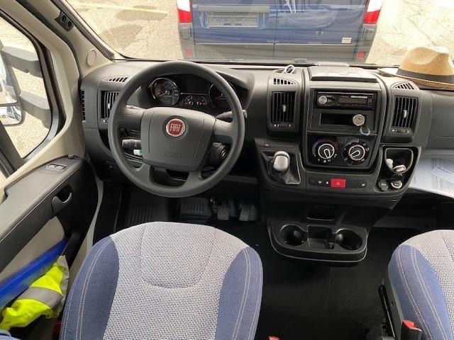 Camping-car KNAUS Family 600 DKG transmission automatique (alcôve) – Image 5