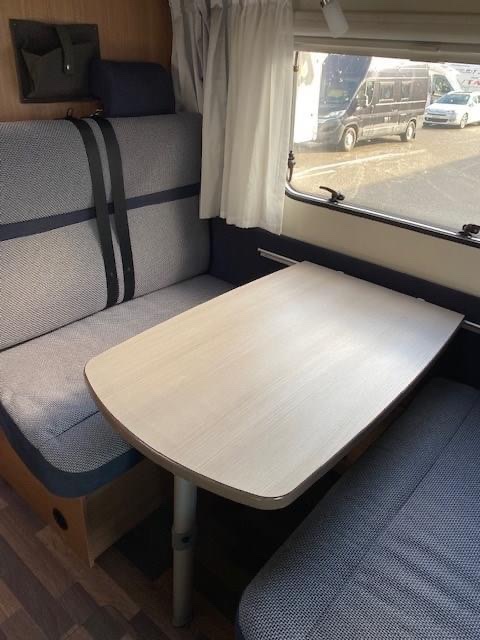 Camping-car KNAUS Family 600 DKG transmission automatique (alcôve) – Image 9