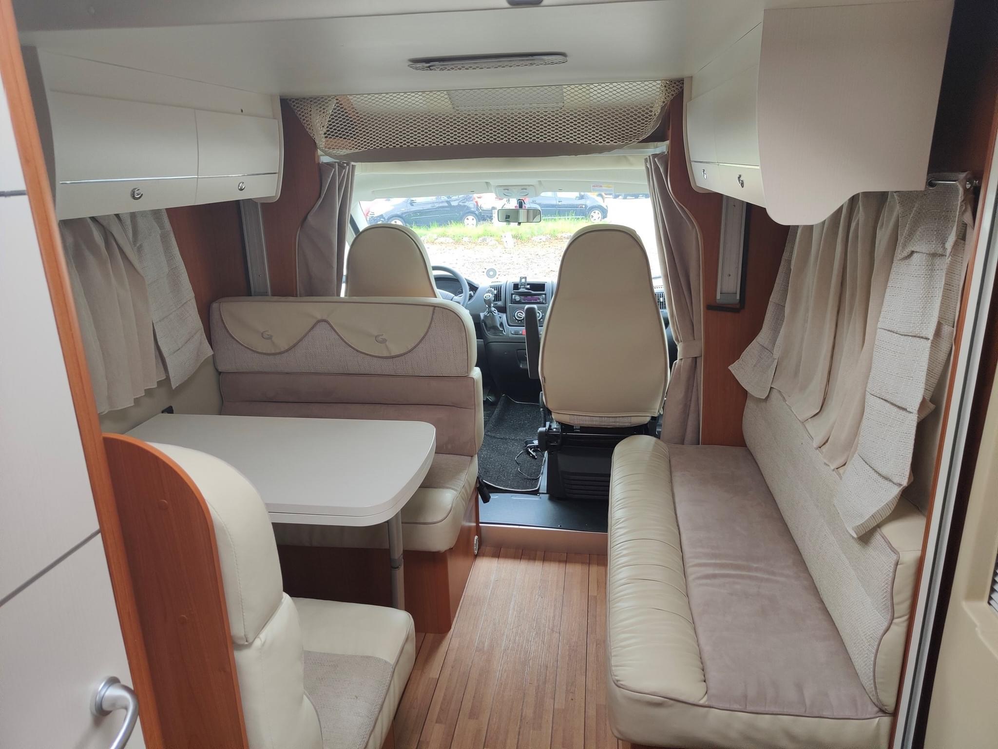 Camping-car GIOTTILINE Therry T30 (semi-intégré) – Image 10