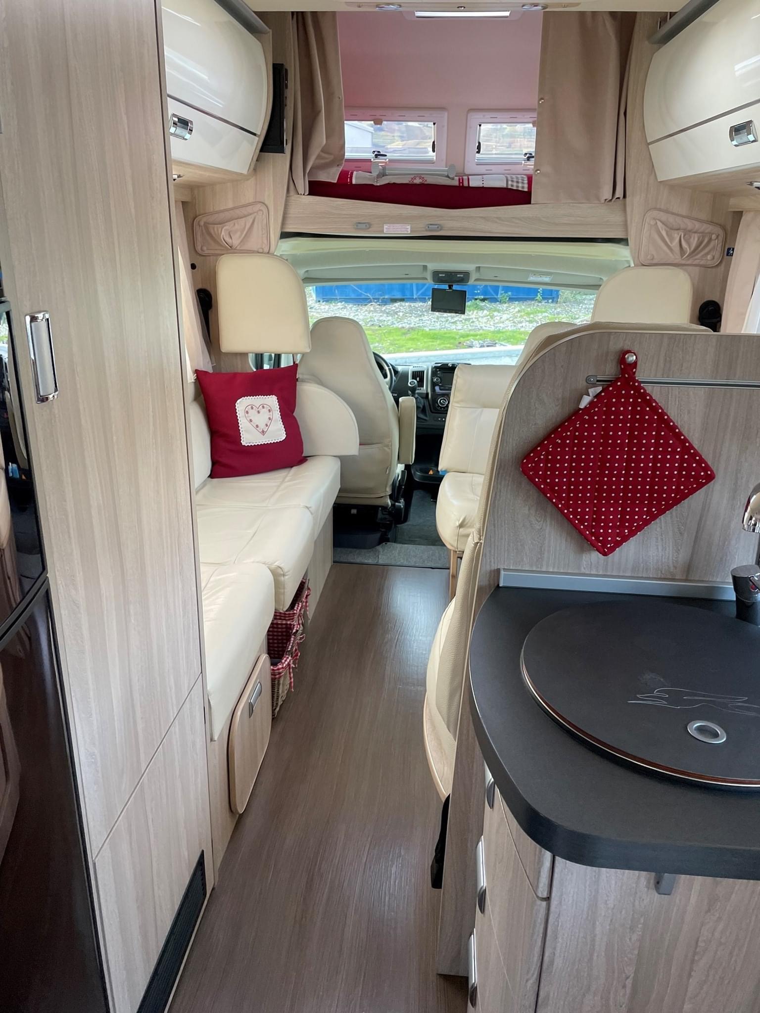 Camping-car LAIKA ECOVIP 2 (alcôve) – Image 5