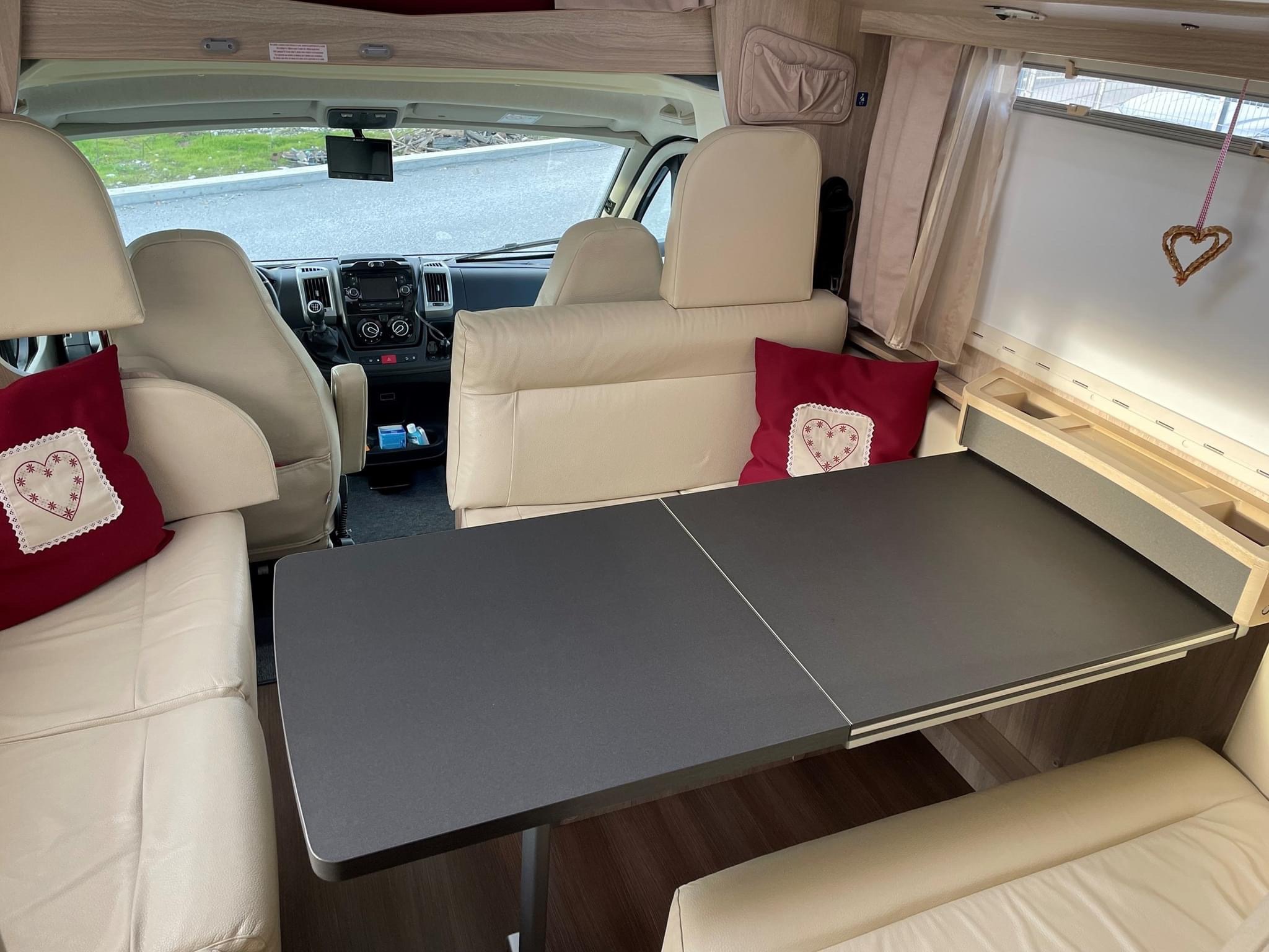 Camping-car LAIKA ECOVIP 2 (alcôve) – Image 6