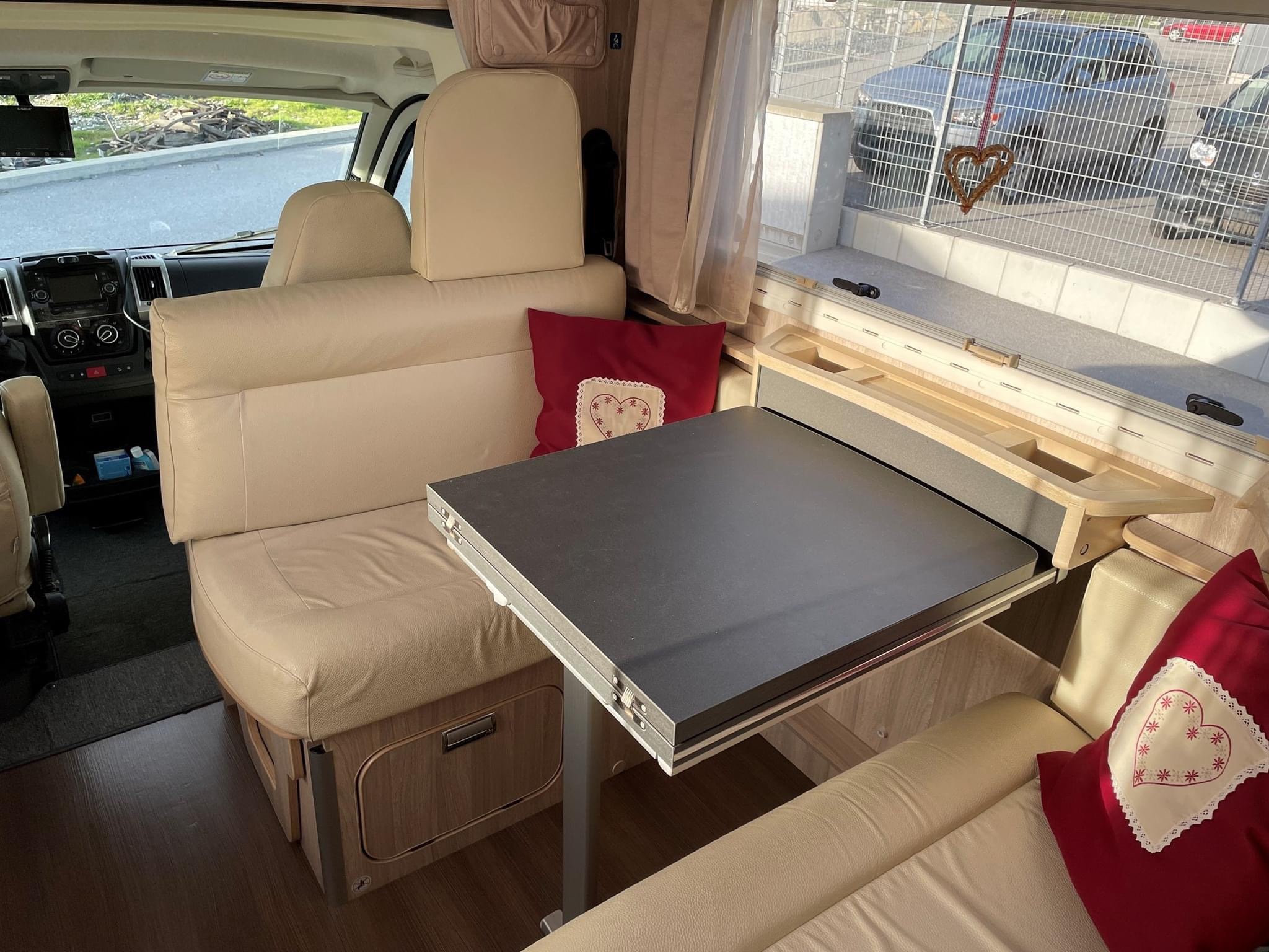 Camping-car LAIKA ECOVIP 2 (alcôve) – Image 7