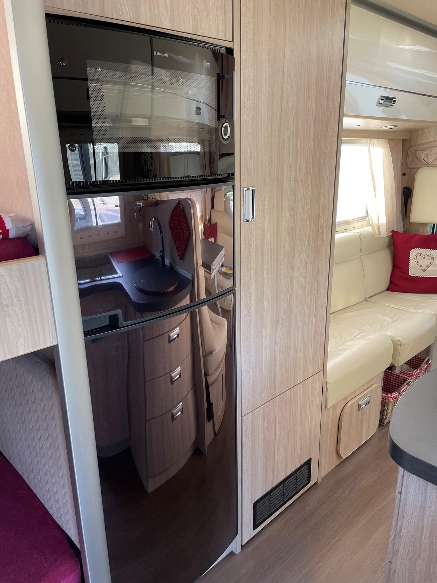 Camping-car LAIKA ECOVIP 2 (alcôve) – Image 11