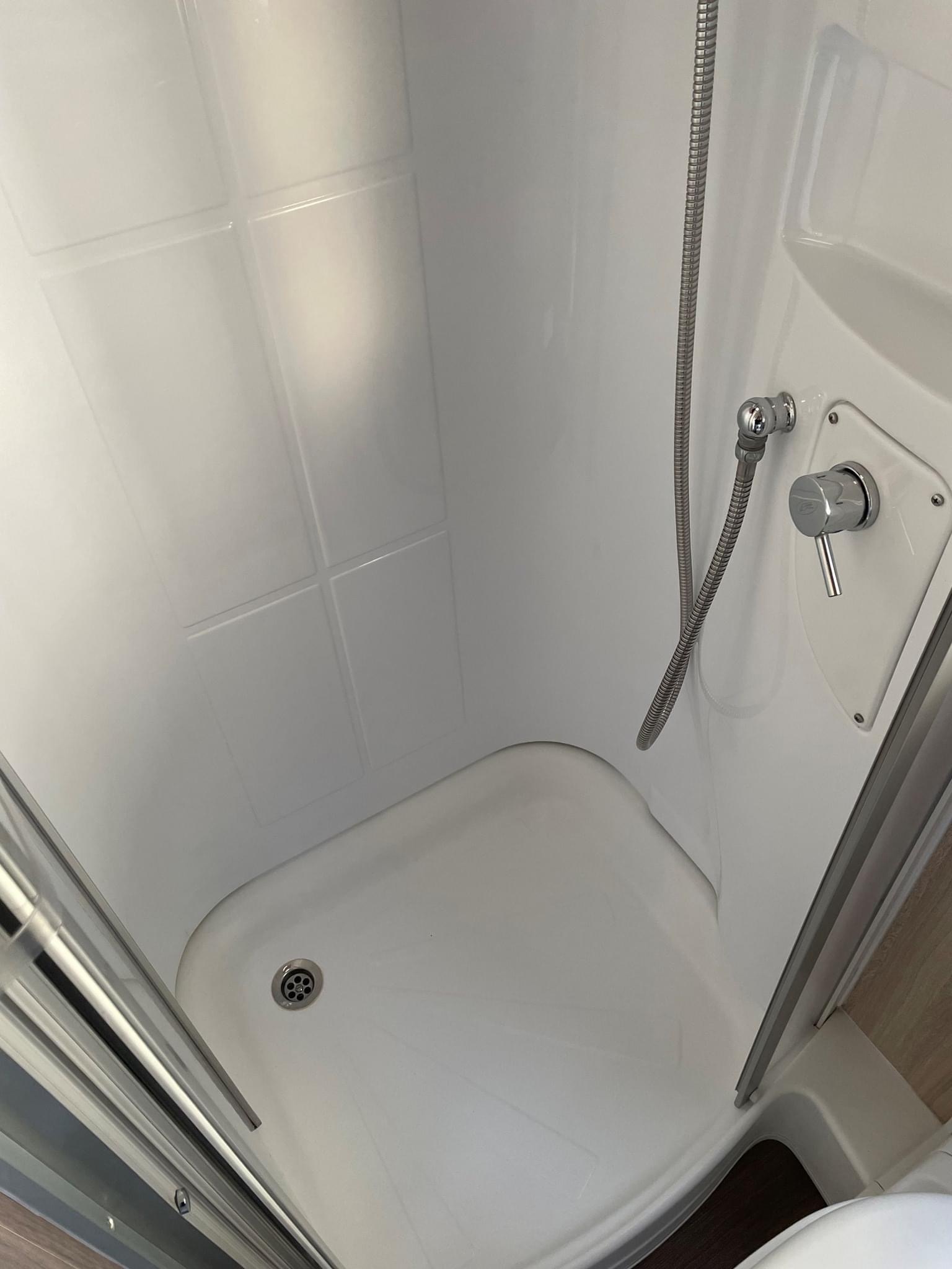 Camping-car LAIKA ECOVIP 2 (alcôve) – Image 13