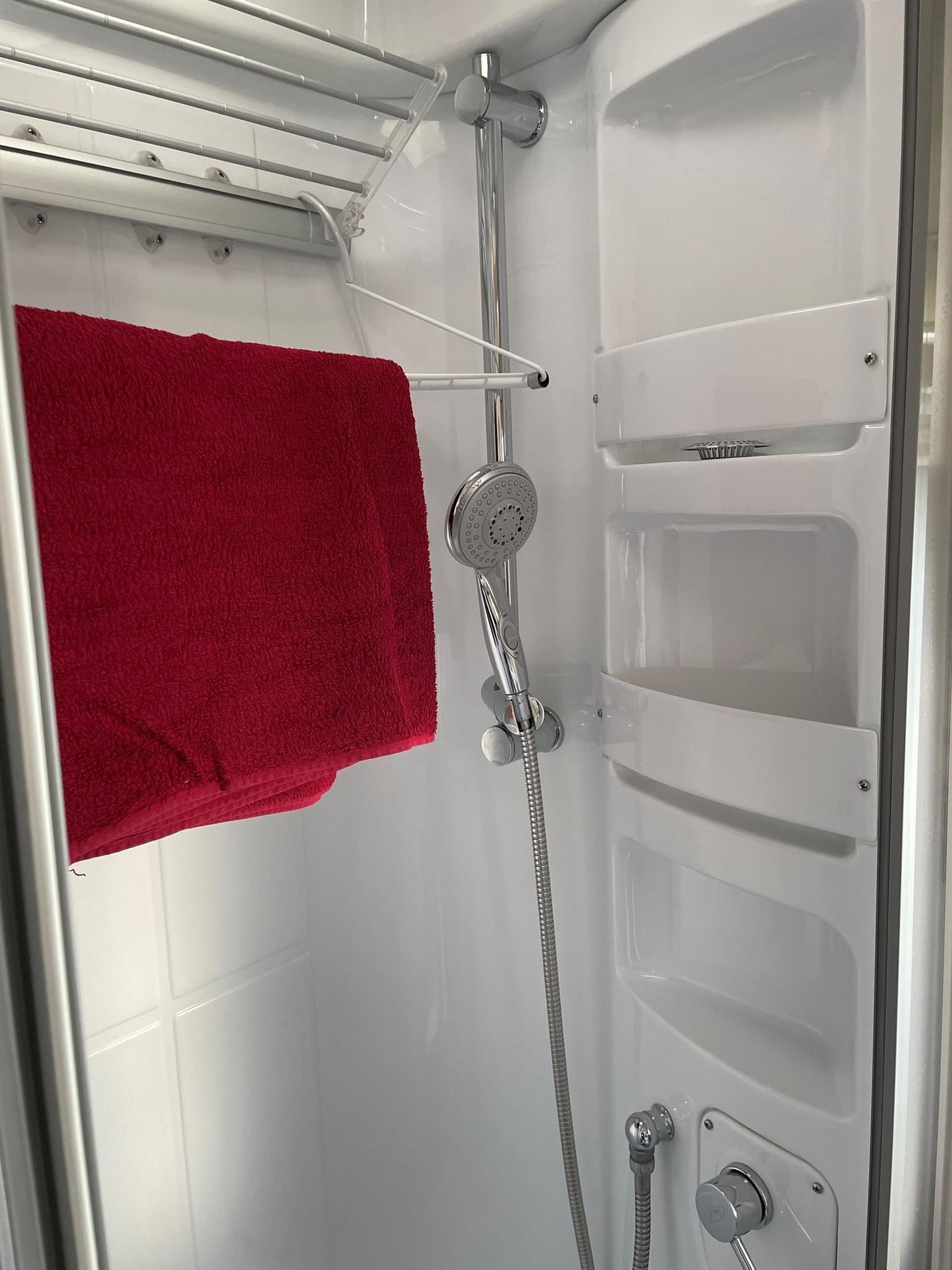 Camping-car LAIKA ECOVIP 2 (alcôve) – Image 17