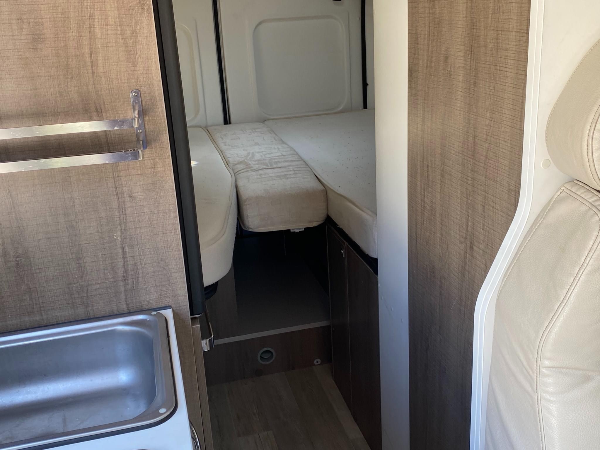 Camping-car PILOTE V 630 J – Image 9