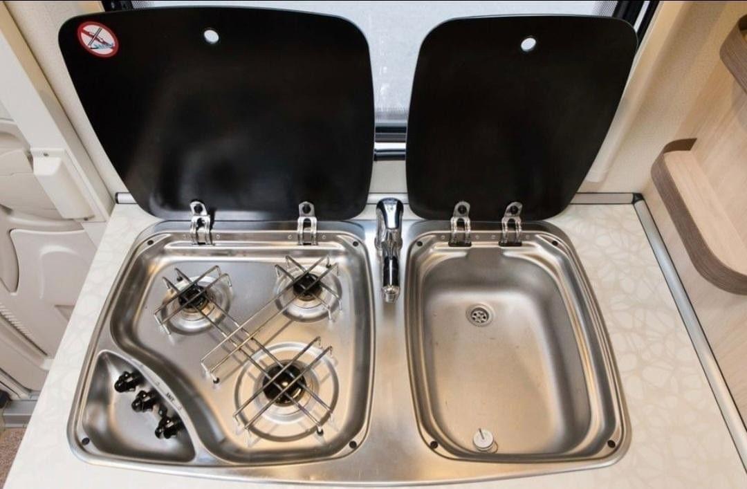 Camping-car Hobby V60 GF Siesta – Image 12