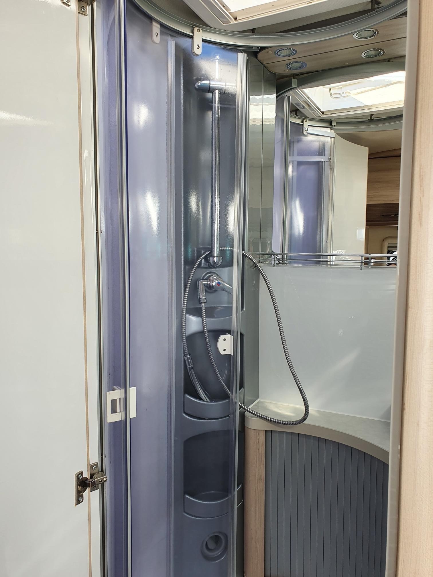 Camping-car Hobby V60 GF Siesta – Image 14