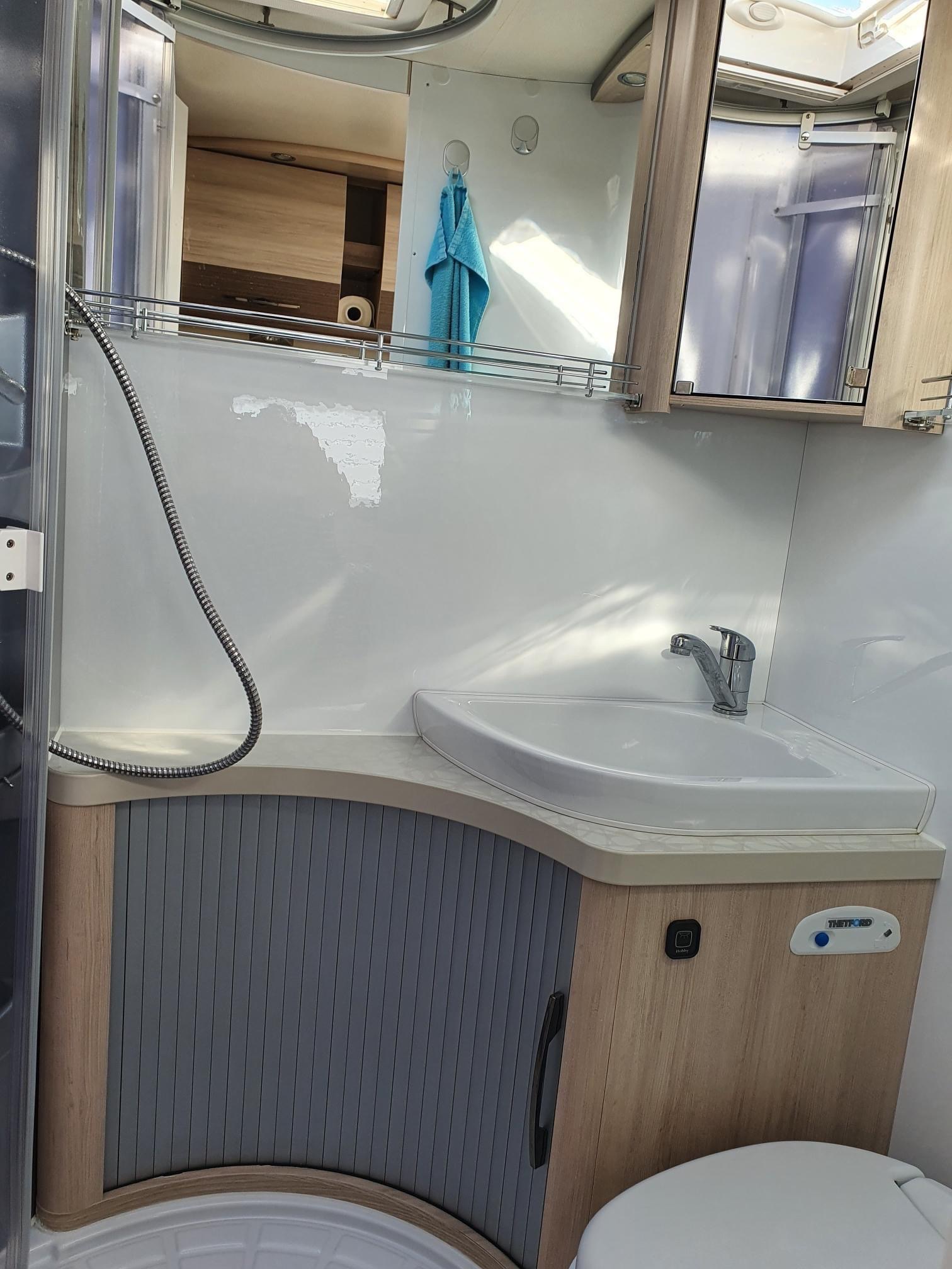 Camping-car Hobby V60 GF Siesta – Image 15