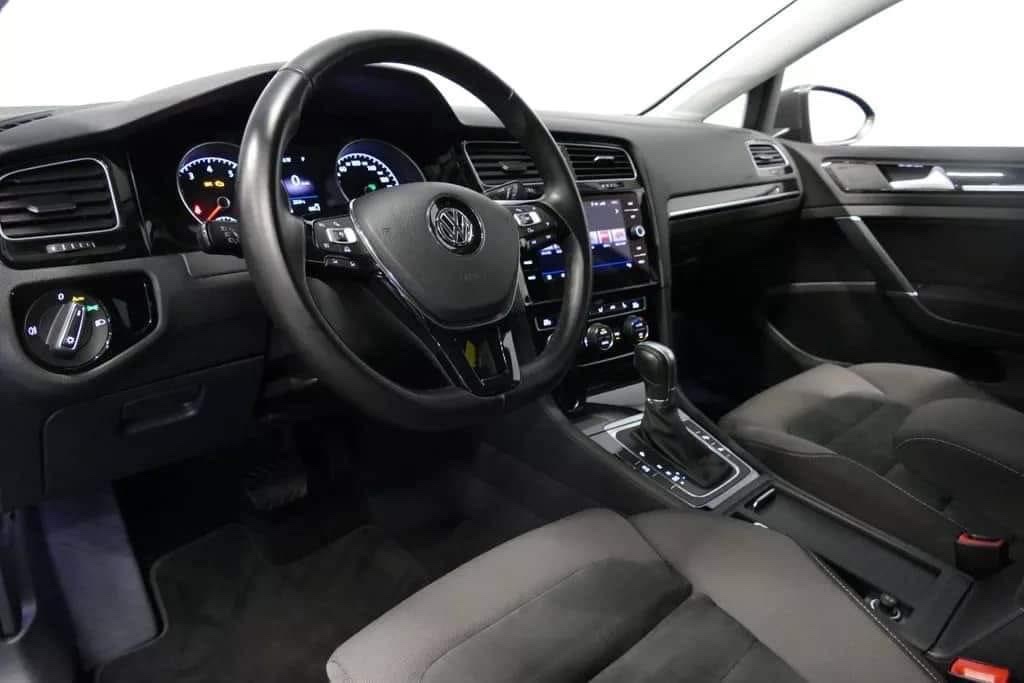 Volkswagen Golf – Image 12