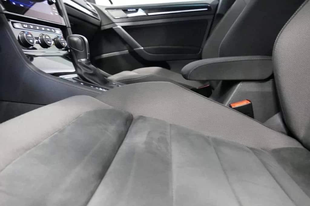 Volkswagen Golf – Image 18