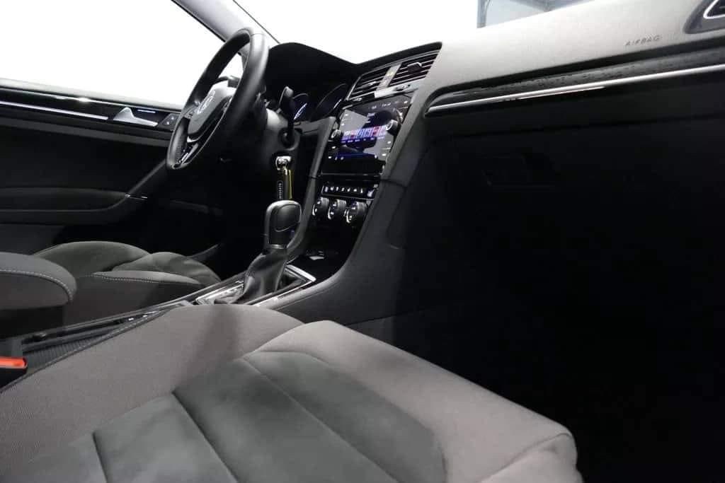 Volkswagen Golf – Image 14