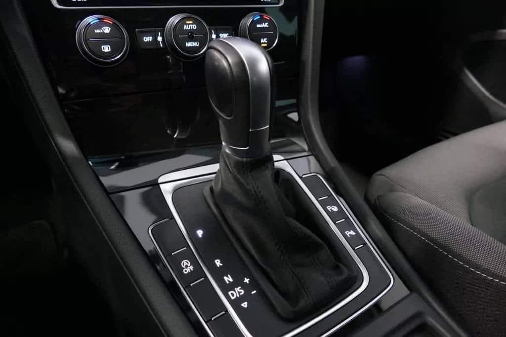 Volkswagen Golf – Image 23