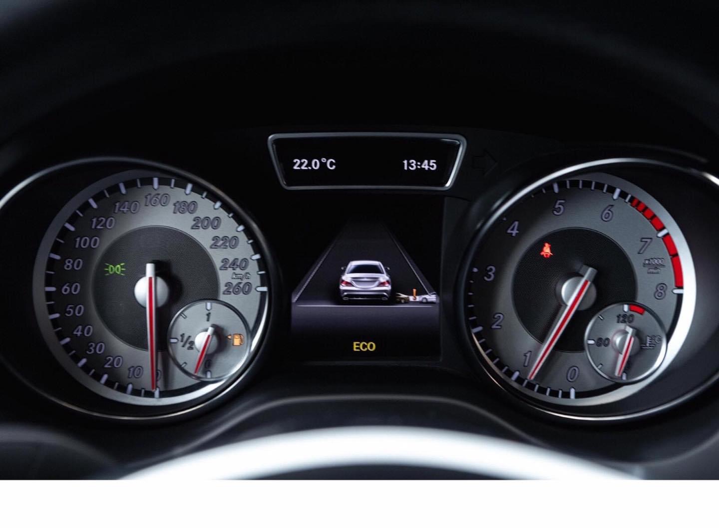 Mercedes-Benz CLA 180 – Image 12